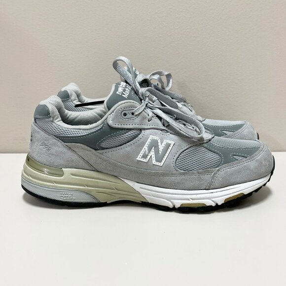 New Balance Women's 993 Heritage Size 9.5 Wide 2E Made in USA Grey WR993GL - Picture 2 of 7